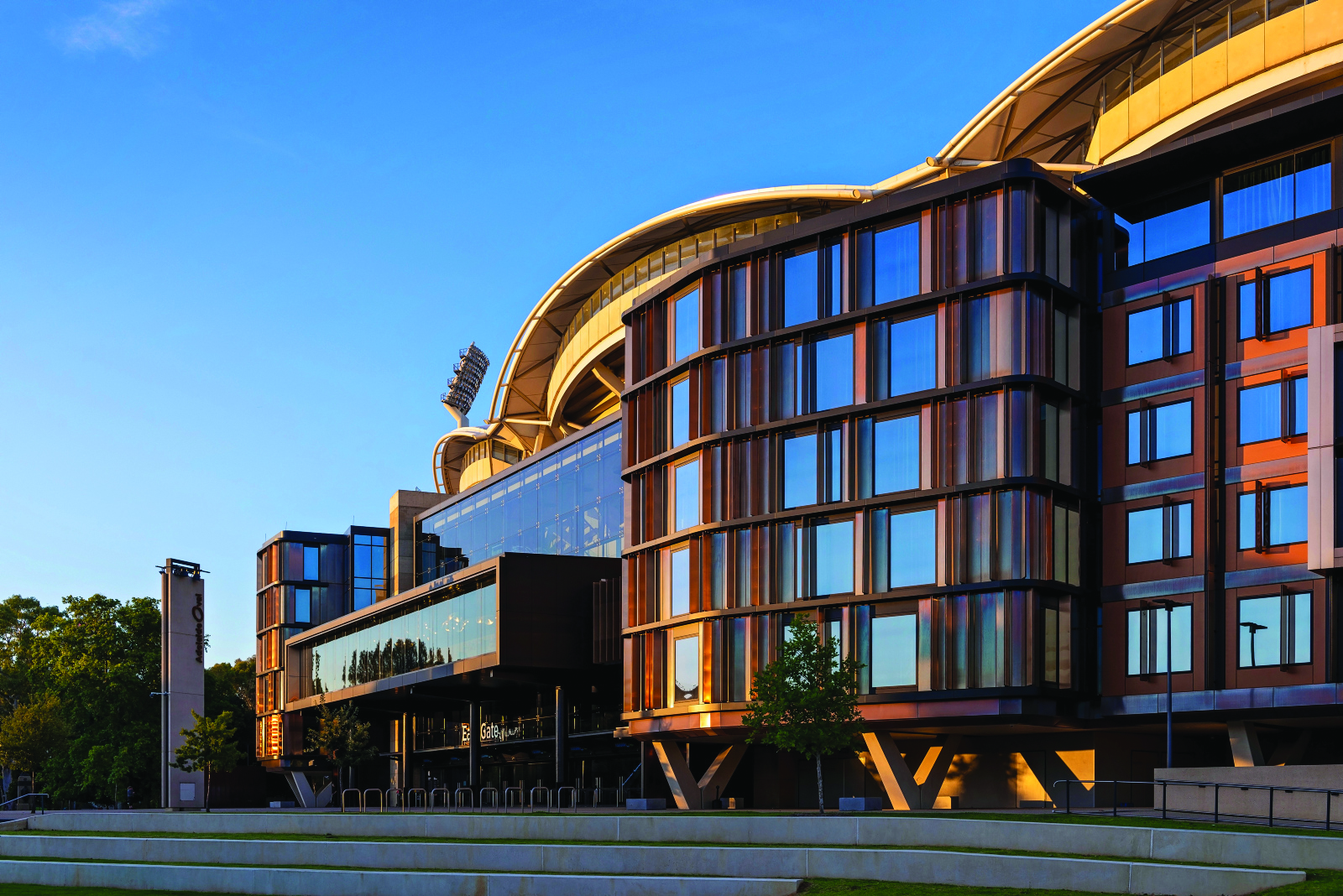 Oval Hotel