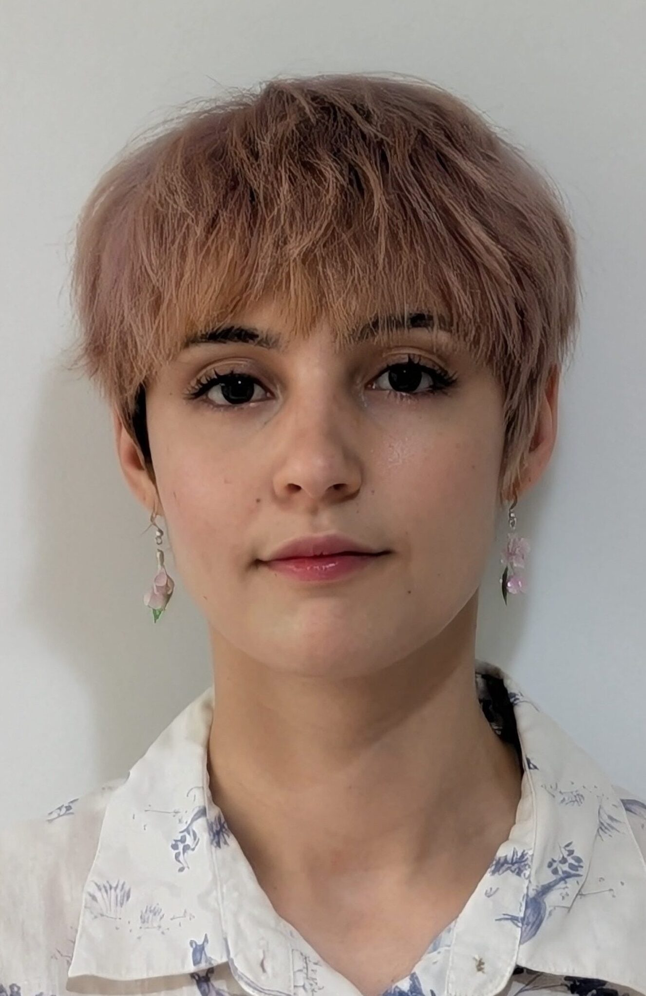 Laura Hasegawa Headshot (1)